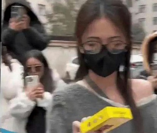 Sweetiefox全新避难所女孩作品引发热议：末世设定下的极致表现