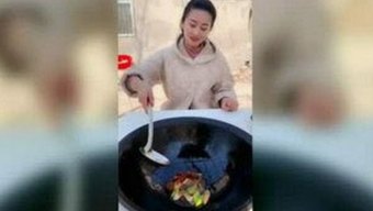 网红反差大战：从私生活曝光到法律角力的反转剧情